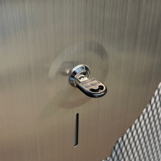 Jumbo Toilet Paper Dispenser Wall Mount Stainless Steel 9 Inch with Lock Key (Brushed) & 2 rolls Jumbo toilet paper set
壁付け アメリカン ジャンボ トイレペーパーホルダー (ブラッシュドシルバー) & ジャンボ トイレペーパー 2ロール セット