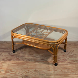 VINTAGE RATTAN AND GLASS TOP COFFEE TABLE - SMALL SIZE ヴィンテージ ラタン ガラストップ コーヒー テーブル スモールサイズ キャスター付