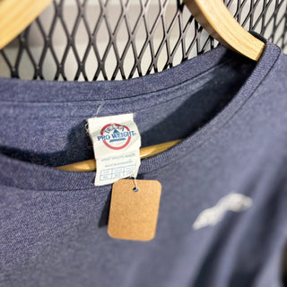 CHEVROLET シボレー エンブレム USフラッグ ビンテージ Tシャツ T-Shirt［ NAVY ］