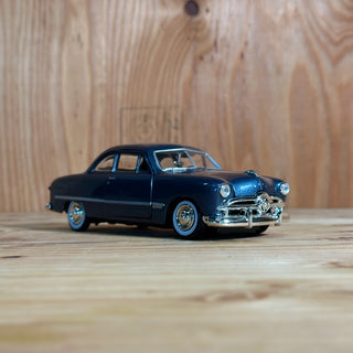 1949 Ford Coupe 1/24 Scale Diecast Model Car フォード クーペ ダイキャスト モデルカー