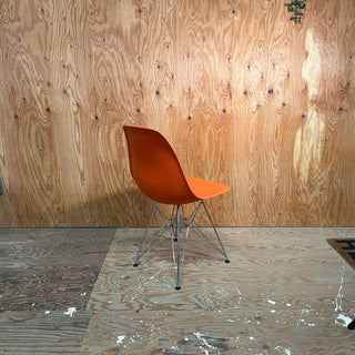 Vitra” Charles & Ray Eames Molded Plastic Chair [ ORANGE