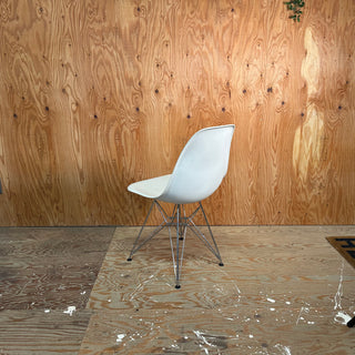 “Vitra” Charles & Ray Eames Molded Plastic Chair [ WHITE ] ヴィトラ社製 イームズ プラスチック シェル サイドチェア DSR ワイヤーベース