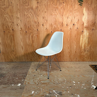 “Vitra” Charles & Ray Eames Molded Plastic Chair [ WHITE ] ヴィトラ社製 イームズ プラスチック シェル サイドチェア DSR ワイヤーベース